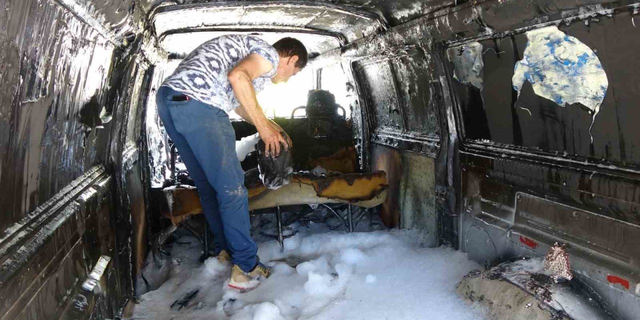 Park Halindeki Araç Yandı