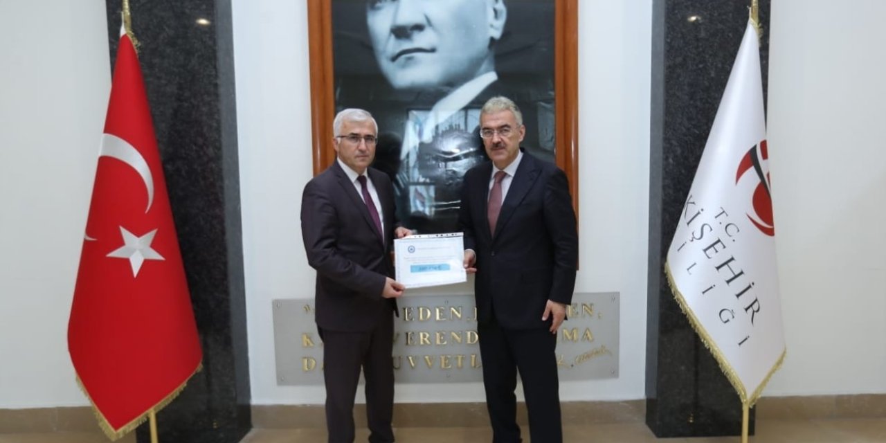 Esogü’deki Panayırın Tüm Geliri Afad’ın ’evim Yuvan Olsun’ Kampanyasına Bağışlandı