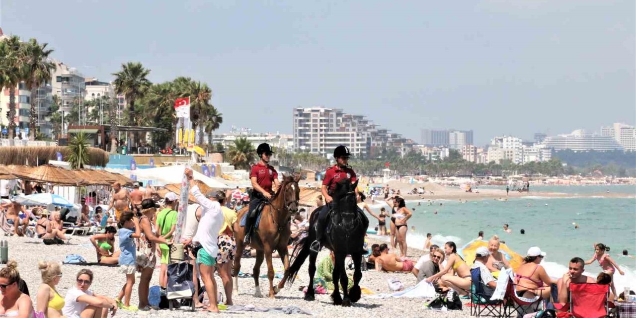 Konyaaltı Sahilinin Güvenliği Börü Ve Winner’e Emanet