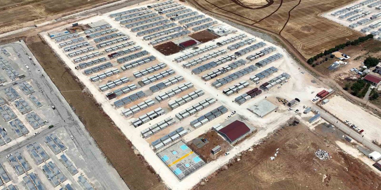 Mersin Büyükşehir Belediyesi Adıyaman’da Konteyner Kentin Yapımını Tamamladı