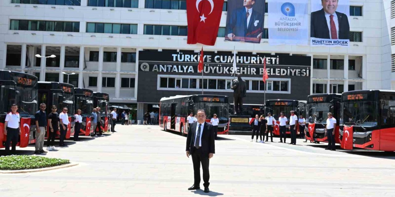 Başkan Böcek: "ulaşım Sektörü İle İlgili Tüm Otobüslerin Büyükşehir Belediyesine Ait Olması Gerekiyor"