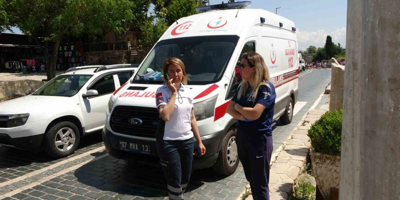 Side Antik Kenti’nde Eylem Yaptılar, Ambulansa Bile Yol Vermediler