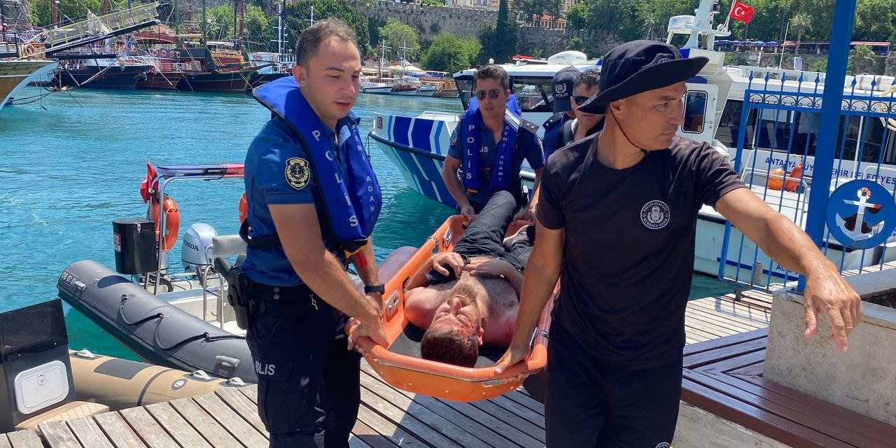 Şelale Yanında Serinlemek İsterken Falezlerden Aşağı Düşen Genç Ölümden Döndü