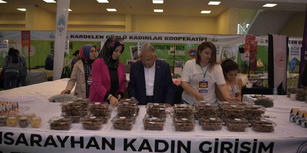 Başkan Büyükkılıç’a Üreten Kadınlardan Teşekkür