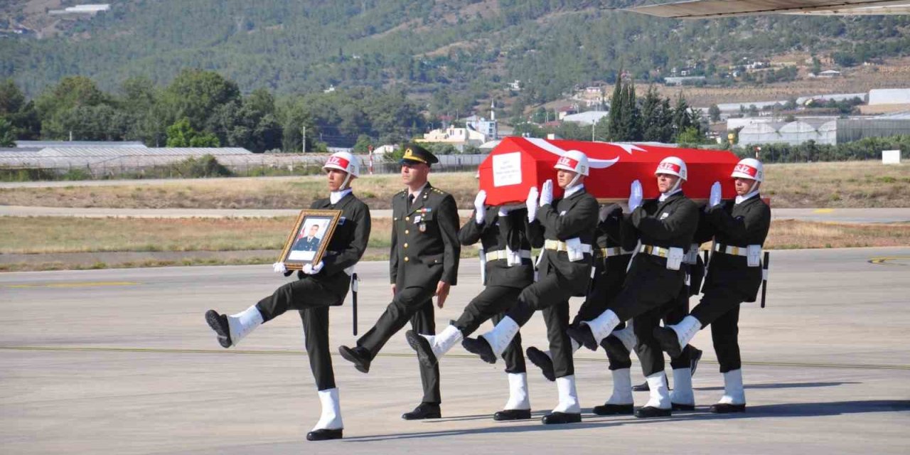 Pençe Kilit Operasyonu’nda Yaralanarak Şehit Düşen Uzman Çavuş’a Gözyaşları Arasında Karşılama