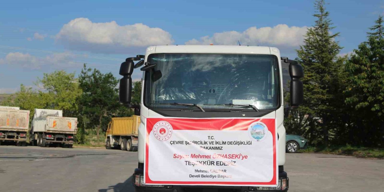 Bakan Özhaseki’den Develi’ye Araç Desteği