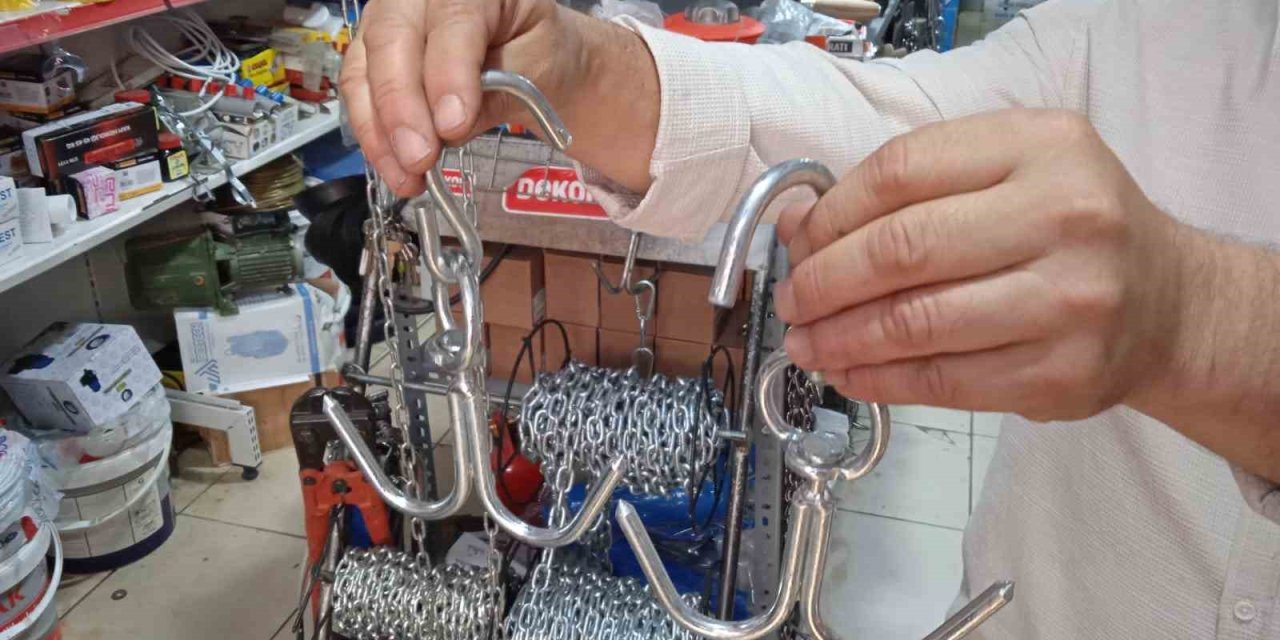 Nalbur Esnafı Bayram Alışverişini Son Günlere Bırakanlardan Umutlu