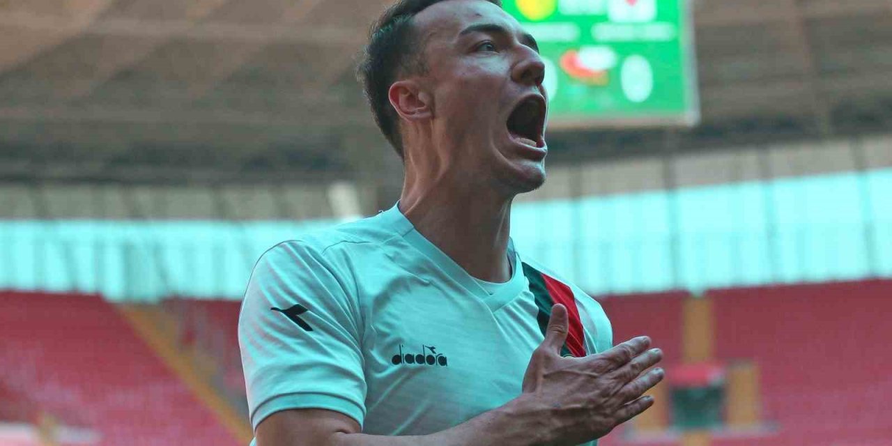 Onur Arı, Eskişehirspor’dan Ayrıldığını Duyurdu