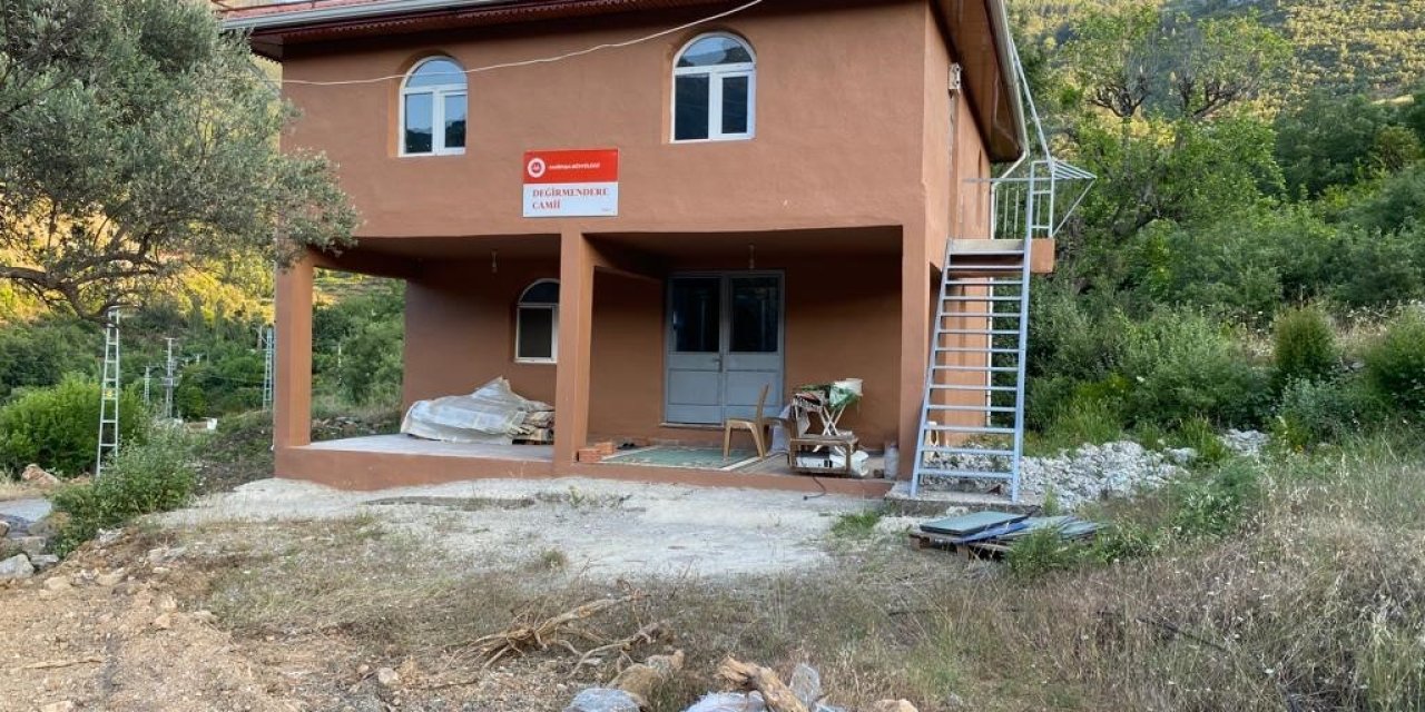 30 Yıldır İmam Bekliyorlar