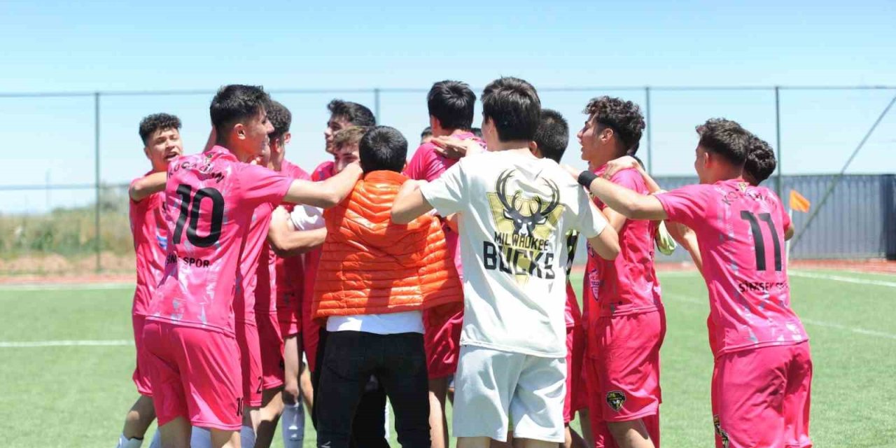 U17 Türkiye Şampiyonası:  Kocasinan Şimşekspor: 1 - Karatay Belediyespor: 0