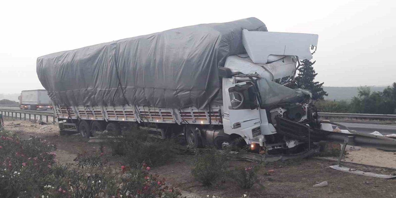 Baba Ve Oğlu Trafik Kazasında Yaralandı