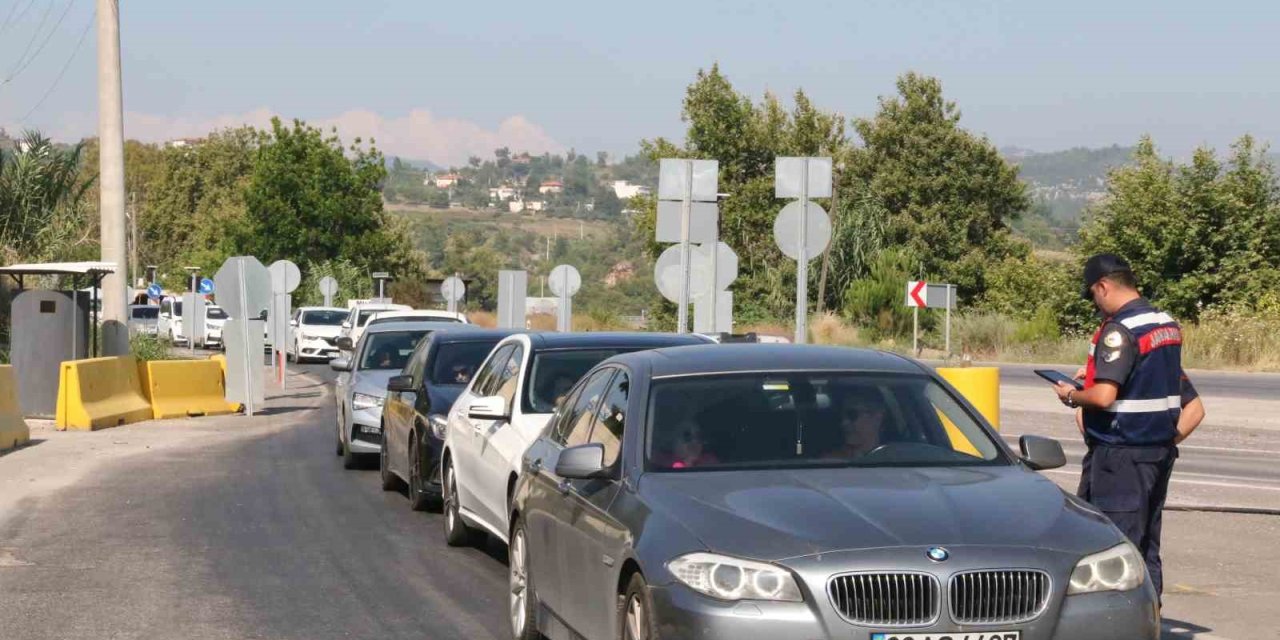 Bayramda Nüfusun İkiye Katlanması Beklenen Antalya’ya Tatilci Akını