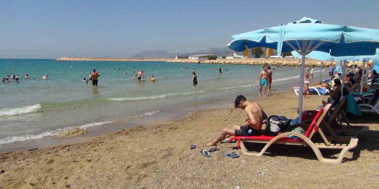 Mersin Sahillerinde Bayram Arifesinde Doluluk Oranı Yüzdü 100 Oldu