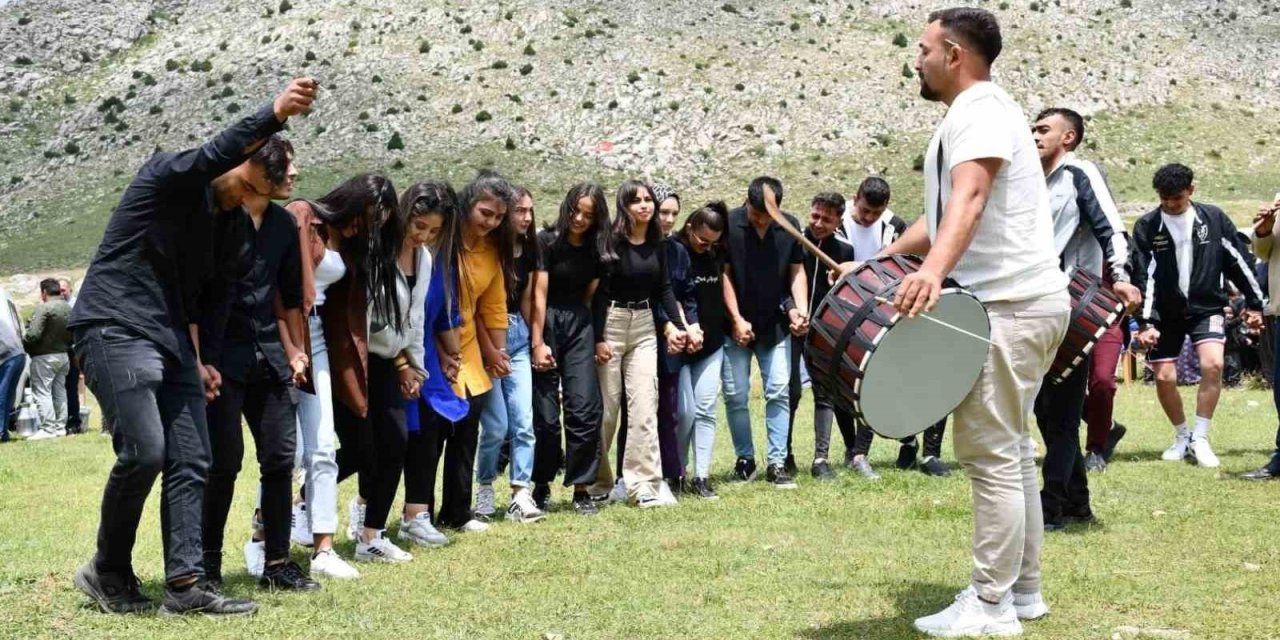 Arslantaş Mahallesi’nde Görkemli Bayramlaşma