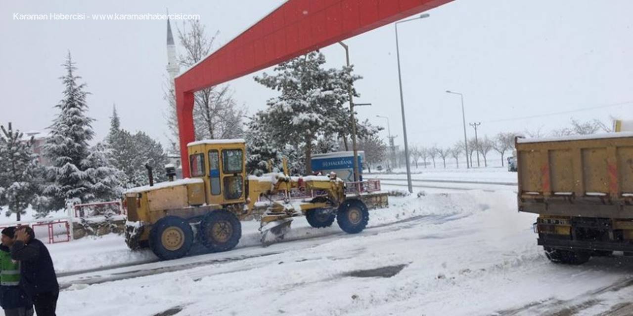 Karaman'da Kapanan Köy Yolları için Çalışmalar Sürüyor