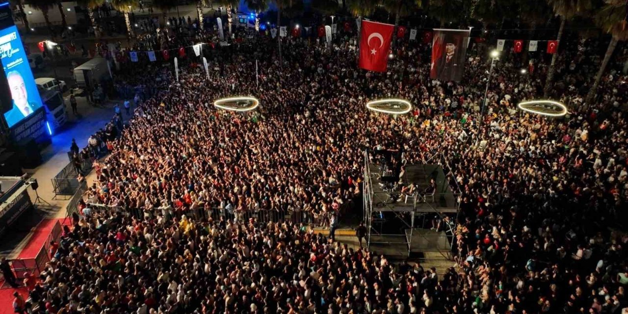Büyükşehir’den Finike’ye Cumhuriyet Meydanı