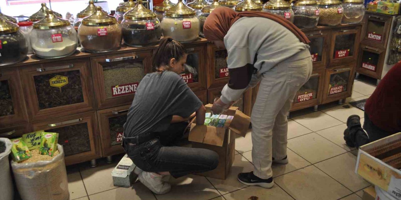 Bayram Tatilinin Son Gününde Esnafın İşbaşı Hazırlığı Başladı
