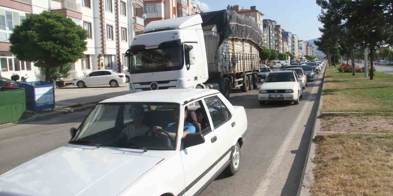 Yeni Konya-antalya Kara Yolunda Bayram Tatili Dönüşü Yoğunluğu
