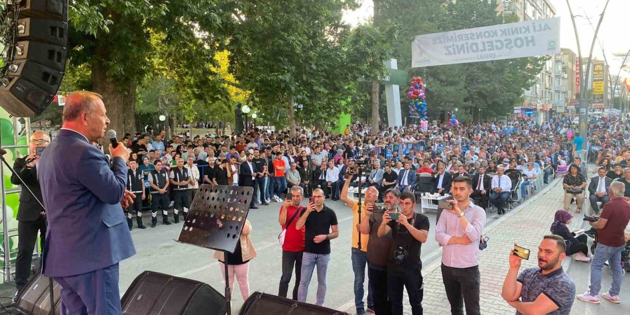 Ereğli’de Yunus Emre Parkı Ali Kınık Konseriyle Açıldı