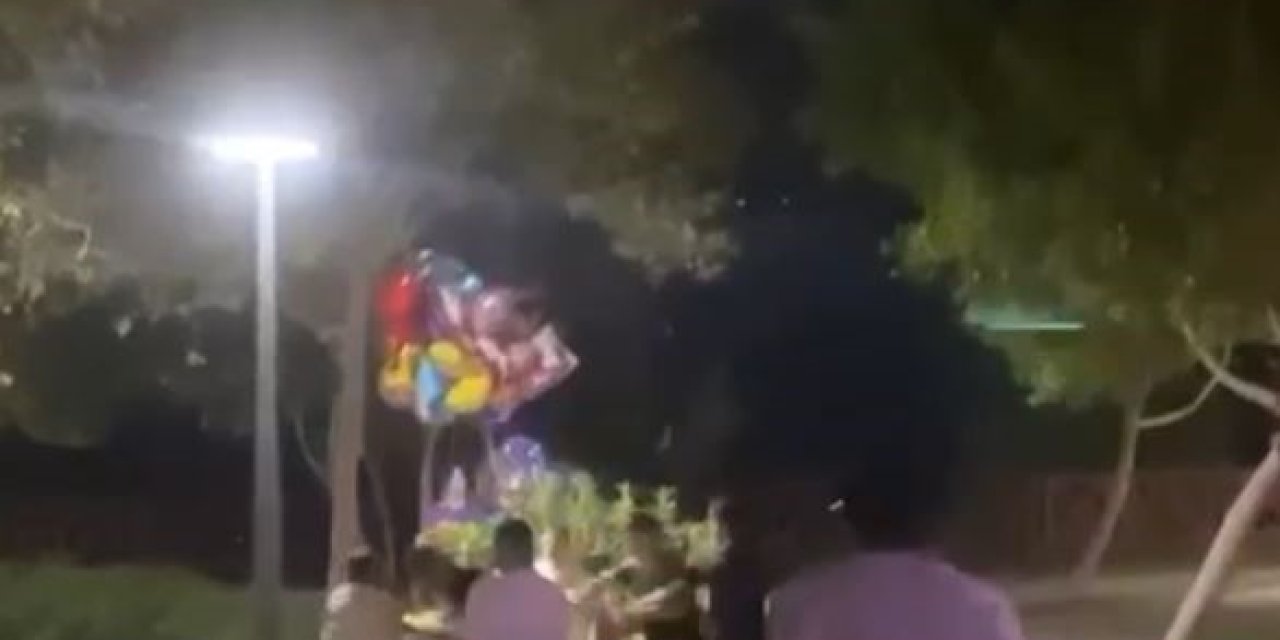 Yerdeki Gencin Yüzüne Topa Vurur Gibi Tekme Attı