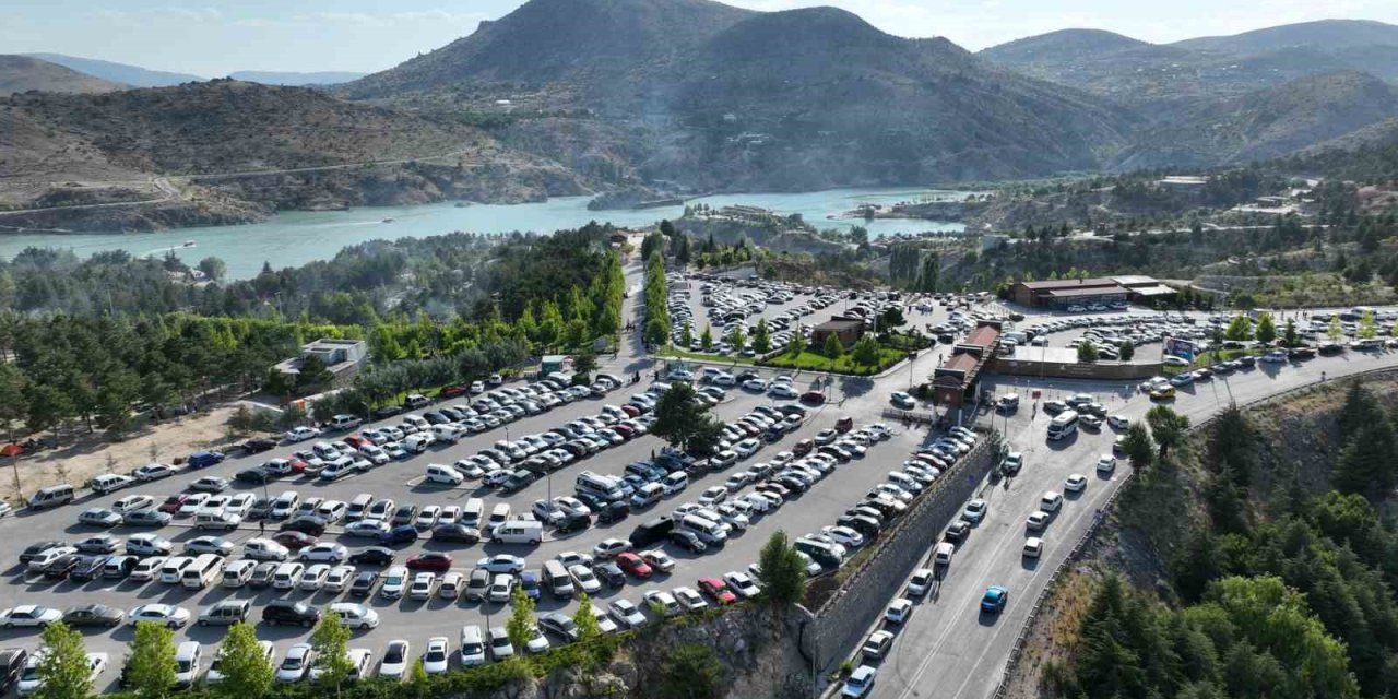 Selçuklu’nun Sembol Mekanları Ziyaretçi Akınına Uğradı
