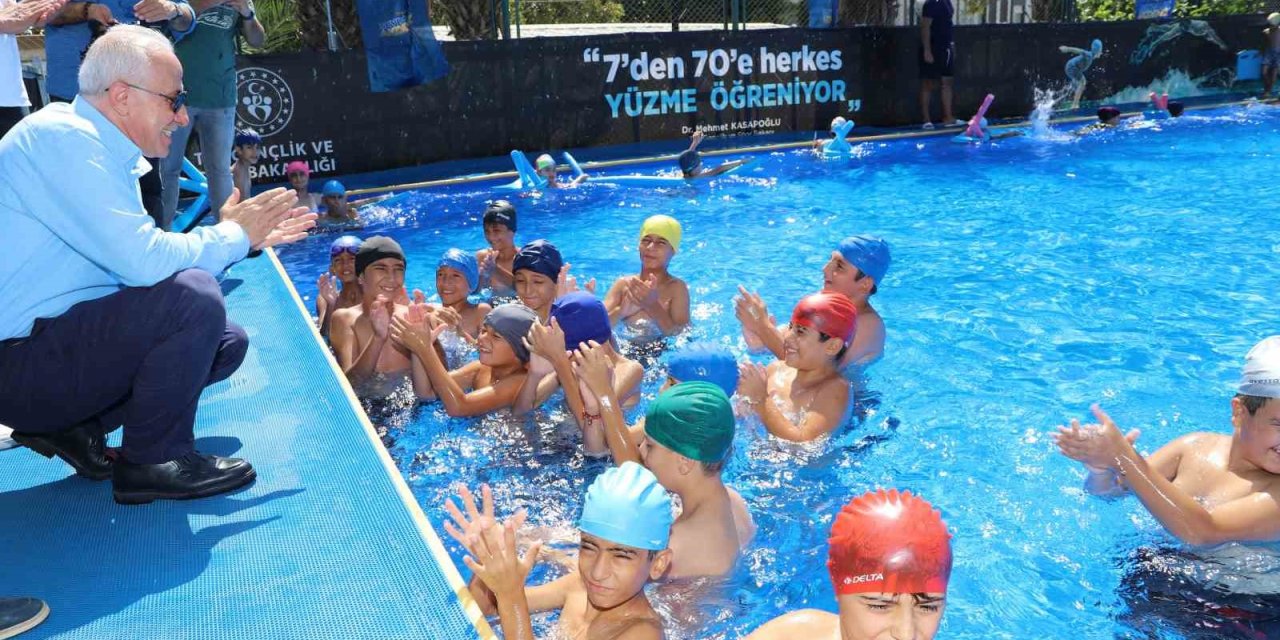 Akdeniz’de Ücretsiz Yüzme Kursları Başlıyor