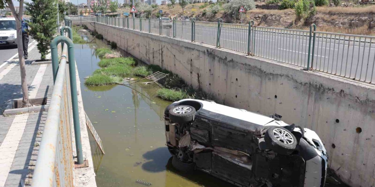 Kanala Uçan Otomobilde Can Pazarı
