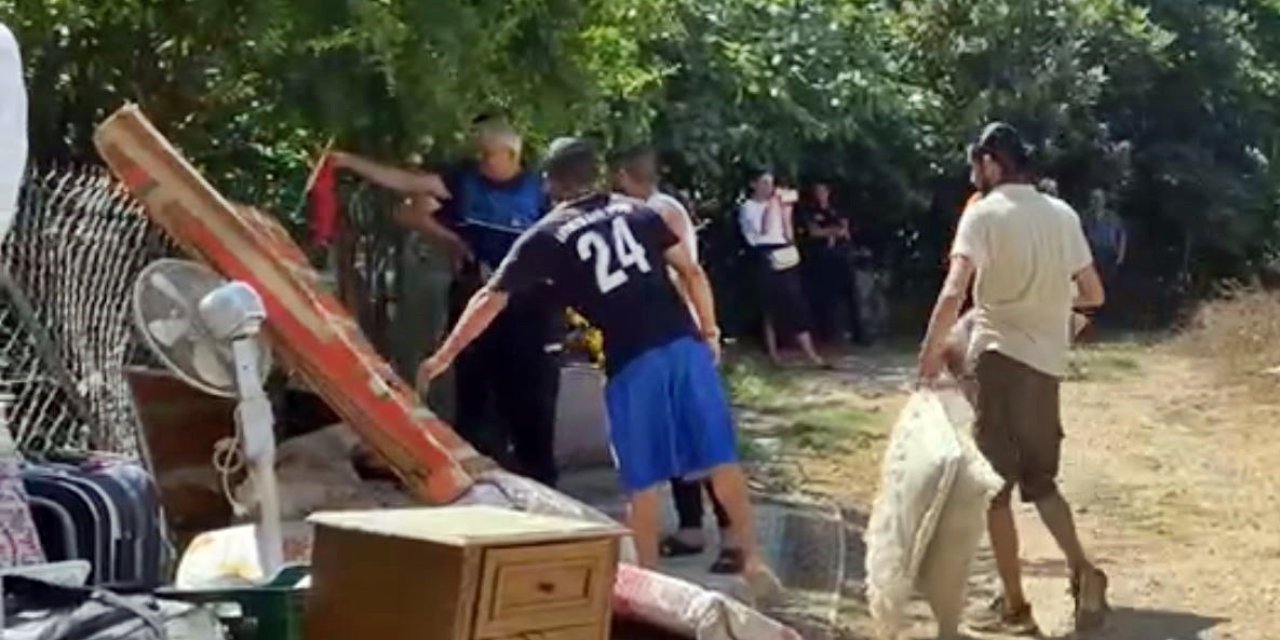 Kaçak Gecekondu Yıkımında Zabıtanın ‘türk Bayrağı’ Hassasiyeti