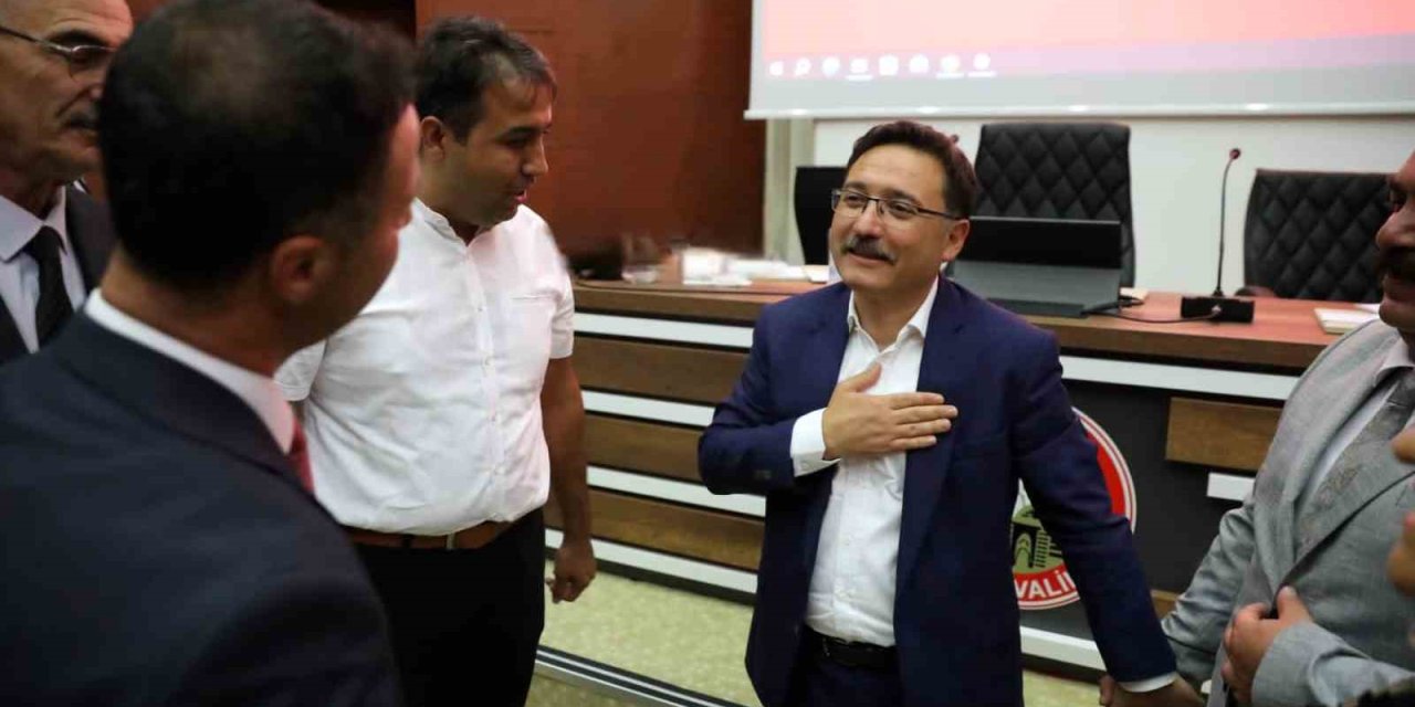 Vali Çiçek, Muhtarlarla Bir Araya Geldi