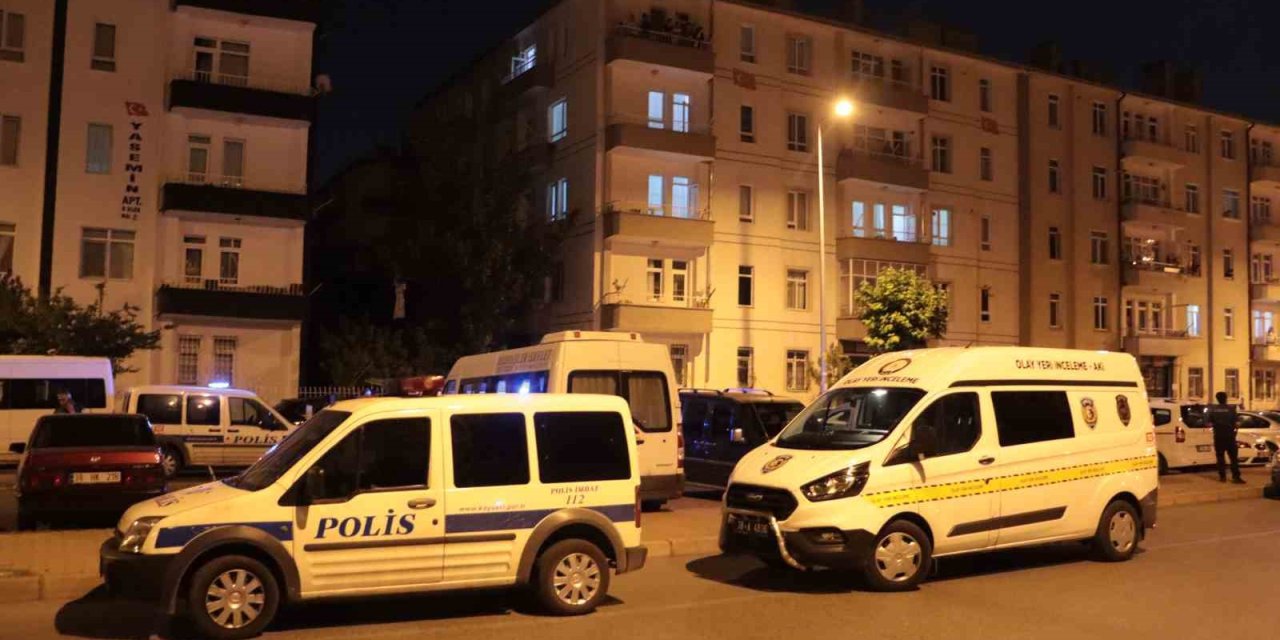 Komşuların Gürültü Kavgasında Kan Aktı: 2 Yaralı