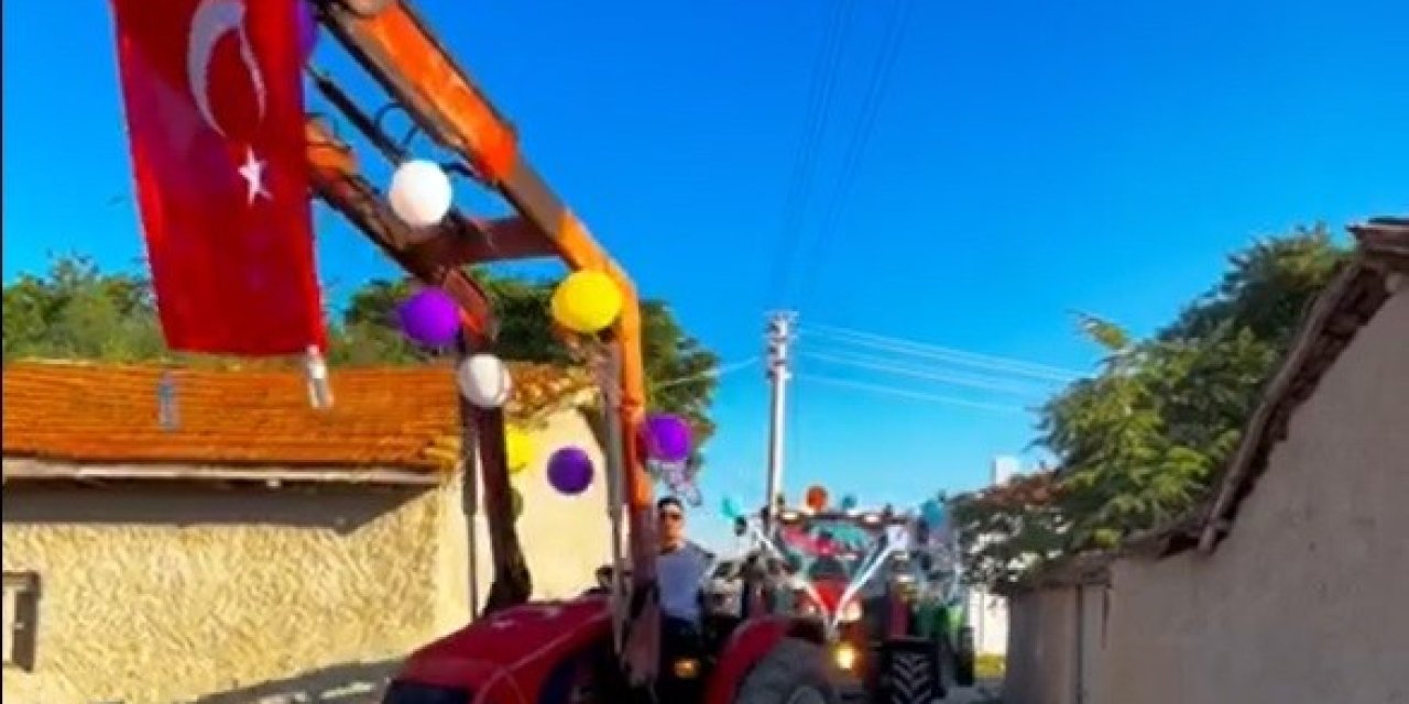 Çiftçi Babanın Düğününde 15 Traktörlü Konvoy Renkli Görüntüler Oluşturdu