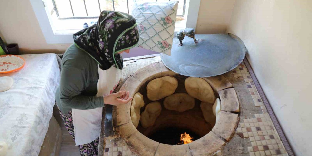 Mezitli Belediyesi Tandır Evinde Doğal Ve Yöresel Ekmek Üretiliyor