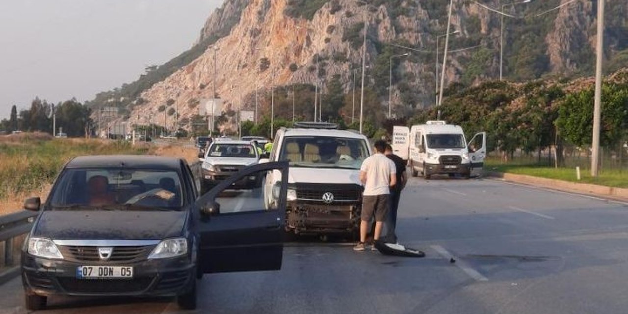 Minibüsle Çarpışan Motosiklet Sürücüsü Genç Hayatını Kaybetti