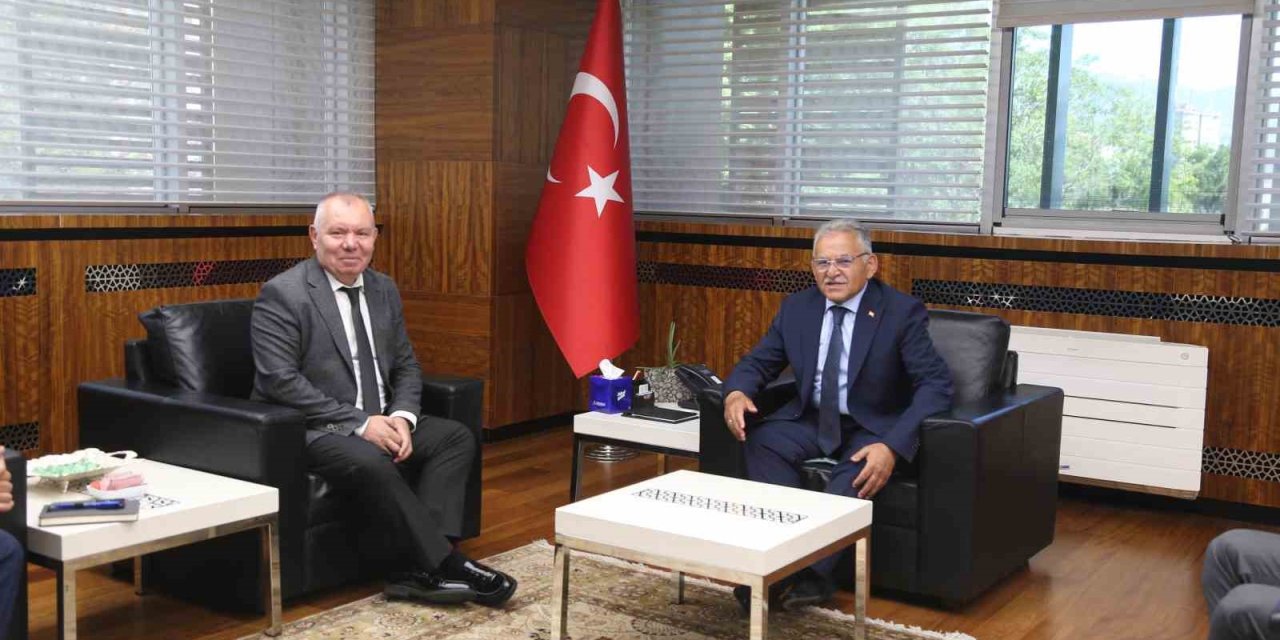 Devlet Tiyatroları Genel Müdürü Kurt’tan Büyükkılıç’a Ziyaret