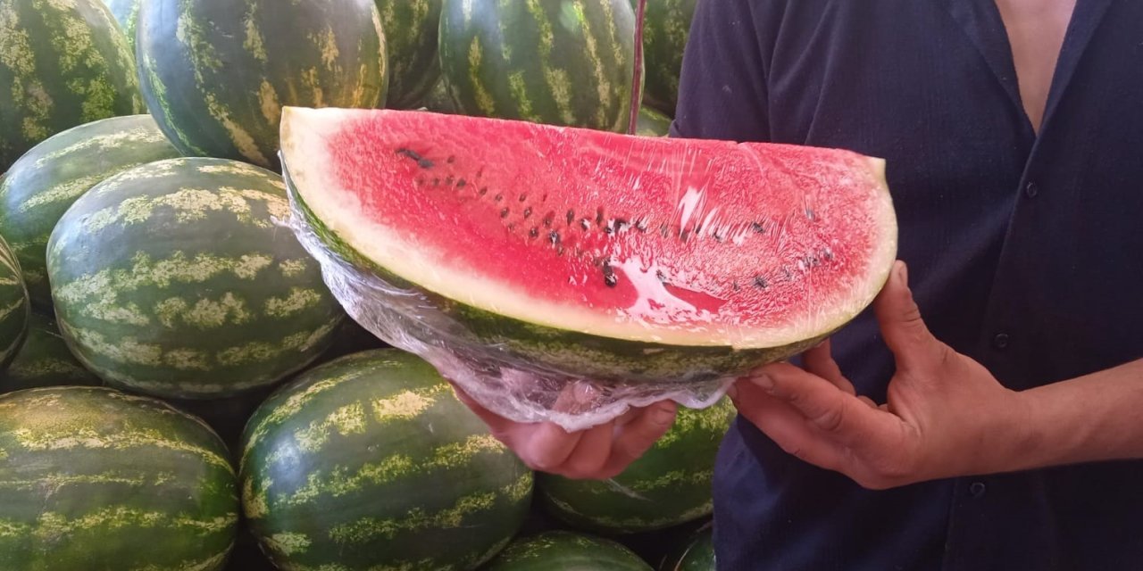 Sıcak Havada Vatandaşların Favorisi Karpuz