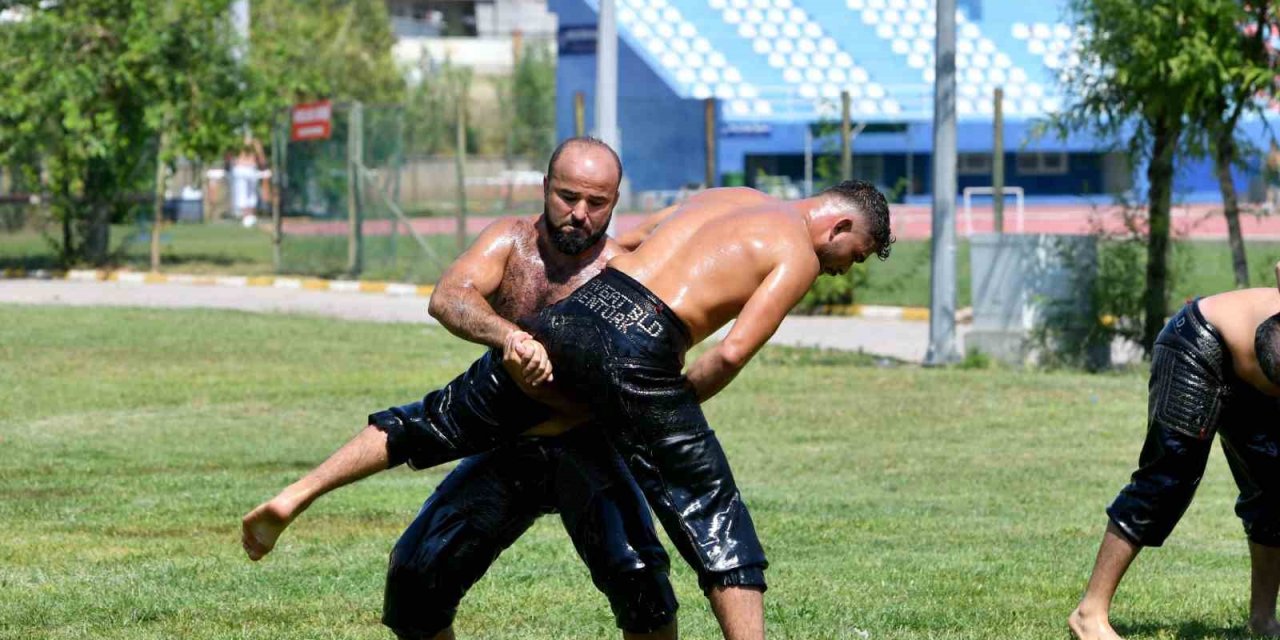 Okulu, Altın Kemeri Gözüne Kesti