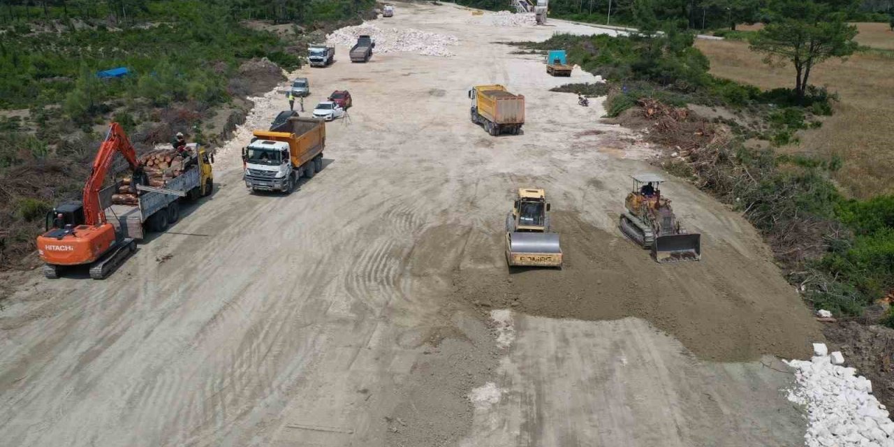Kaş’ta Kasaba-sütleğen Yolu Projesi Çalışmaları Devam Ediyor