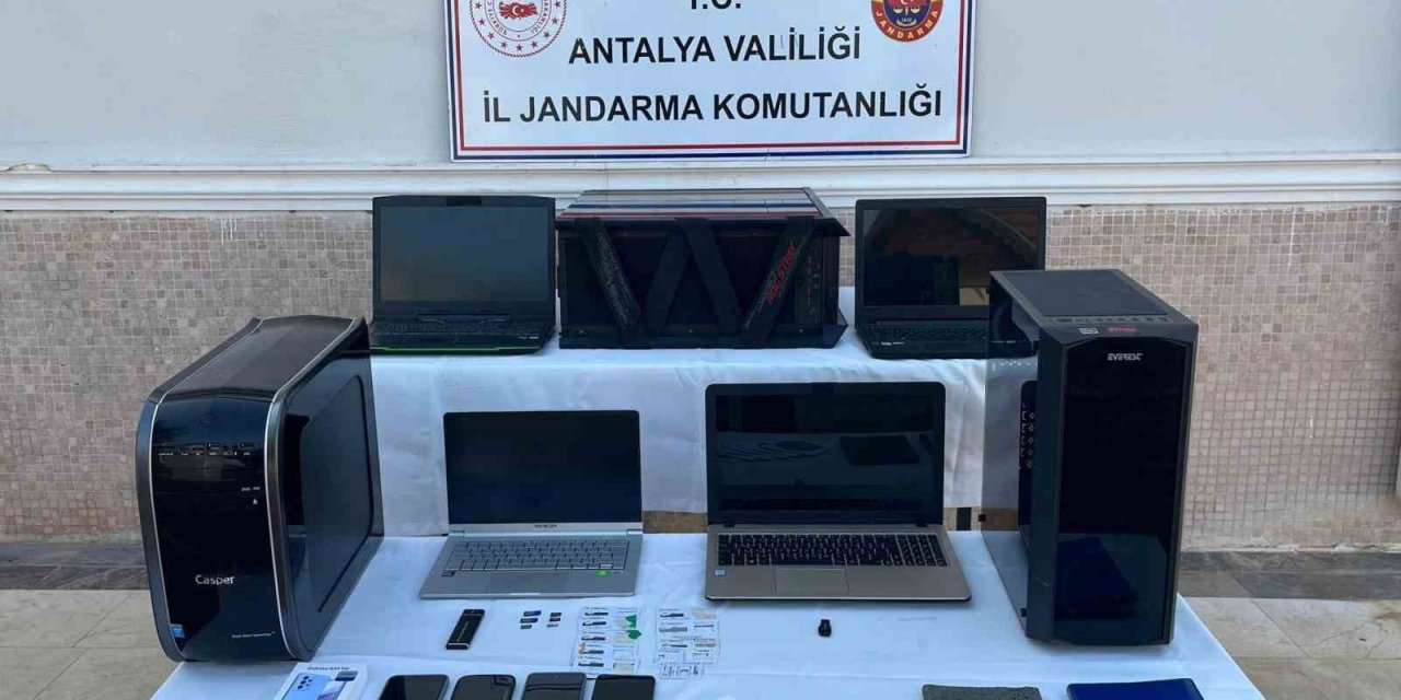 Antalya’da Bilişim Dolandırıcısı 6 Şüpheli Yakalandı