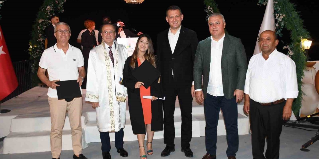 Alanya Üniversitesinde Mezuniyet Heyecanı