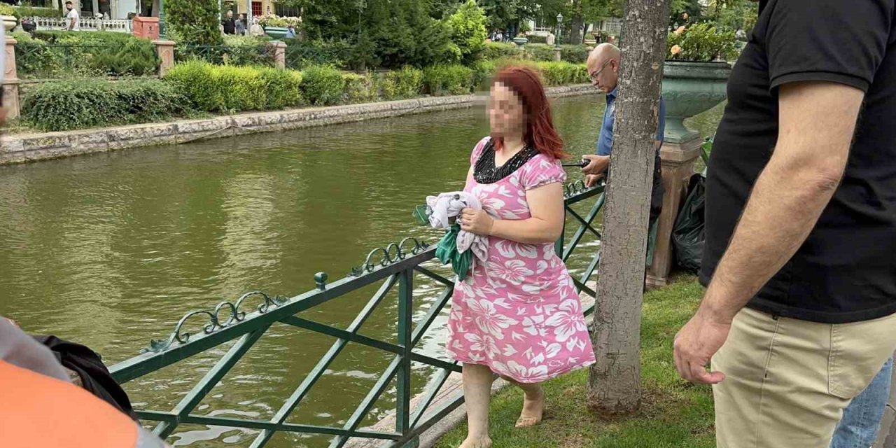 İntihar Edecek Sanılan Kadın Olay Yerine Gelen Polisleri Güldürdü