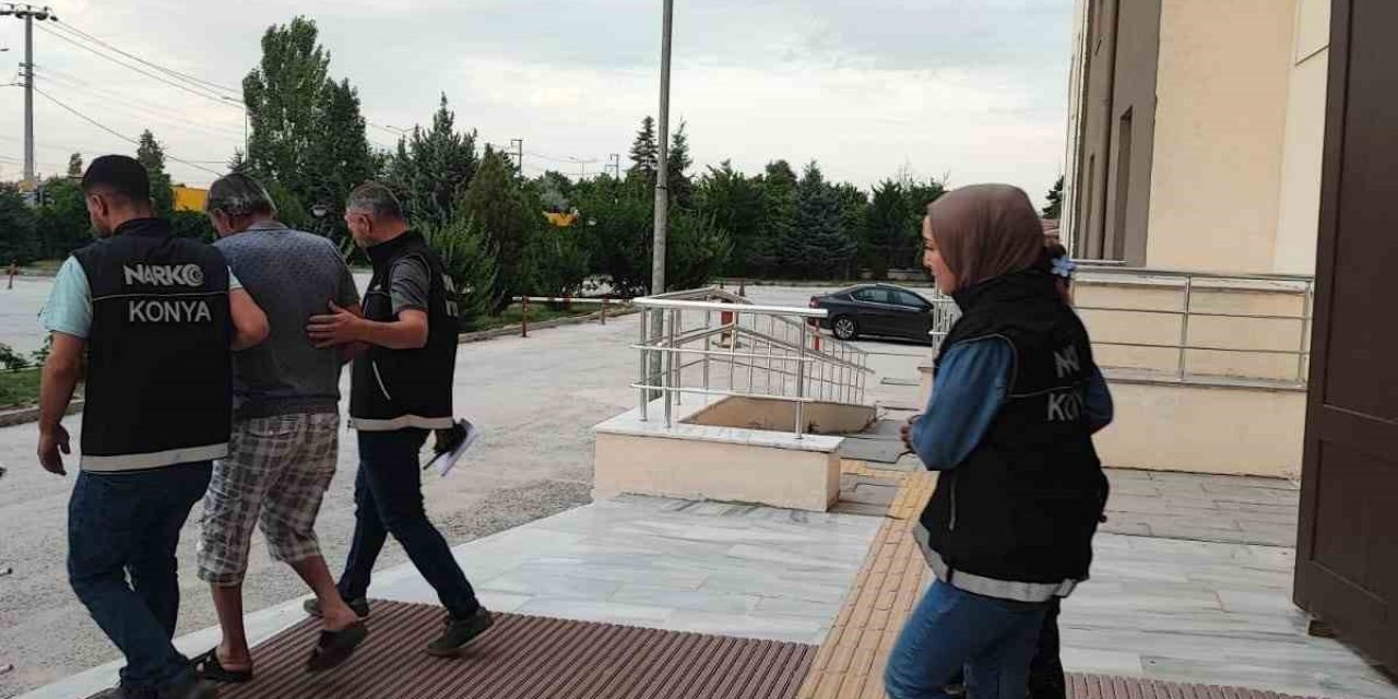 Uyuşturucu Taciri Çift 33 Bin Adet Uyuşturucu Hap İle Yakalandı