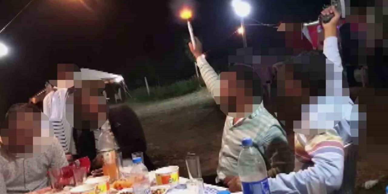 Düğünde Onlarca Kişinin İçinde Havaya Böyle Ateş Açtılar