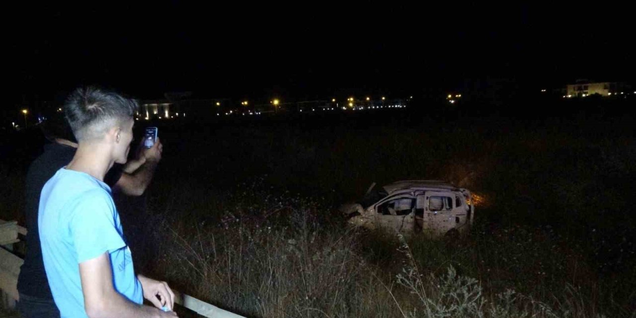 Bariyerlere Çarpan Araç Taklalar Atarak Yaklaşık 100 Metre Sürüklendi: 2 Yaralı