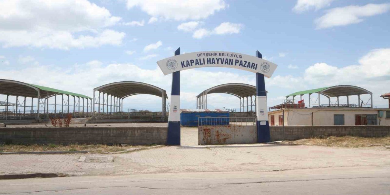 Beyşehir Hayvan Pazarı Şap Hastalığı Nedeniyle Kapatıldı