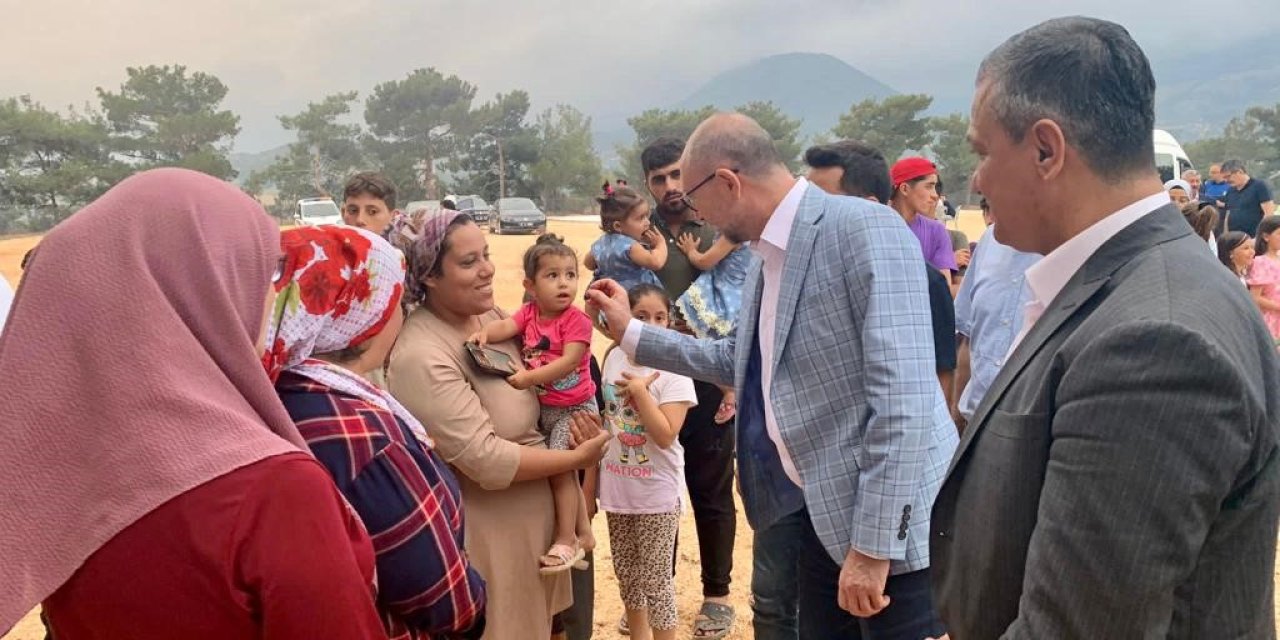 Rektör Erdal, Hatay’da Depremzede Miniklerle Bir Araya Geldi