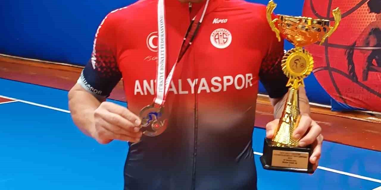 Antalyaspor’un Tecrübeli Pedalı Bolu’da Türkiye Şampiyonu Oldu