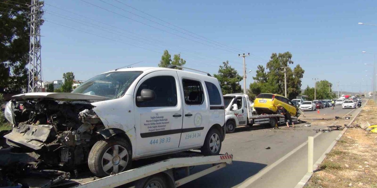Mersin’de Trafik Kazası: 5 Yaralı
