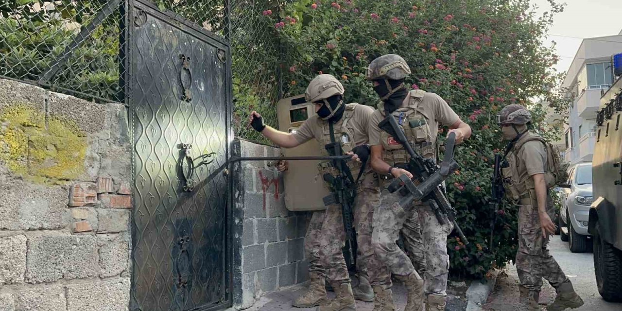 Mersin’de Uyuşturucu Satıcılarına Şafak Operasyonu: 30 Gözaltı Kararı