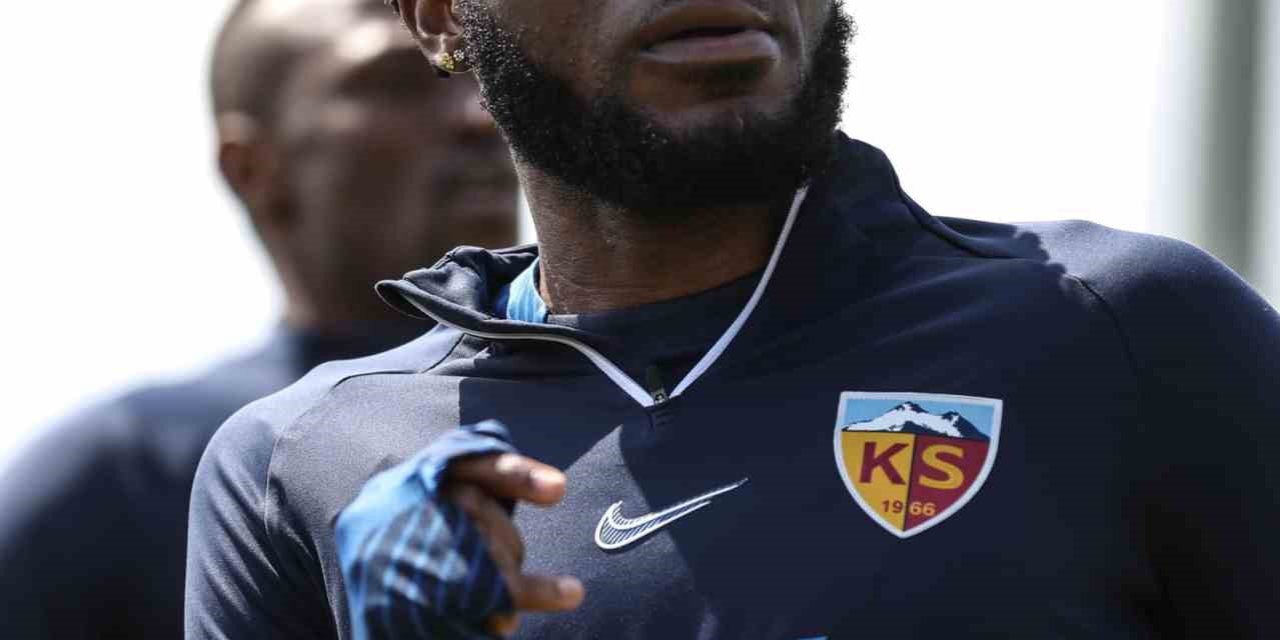 Kayserispor 2 Futbolcu İle Anlaştı