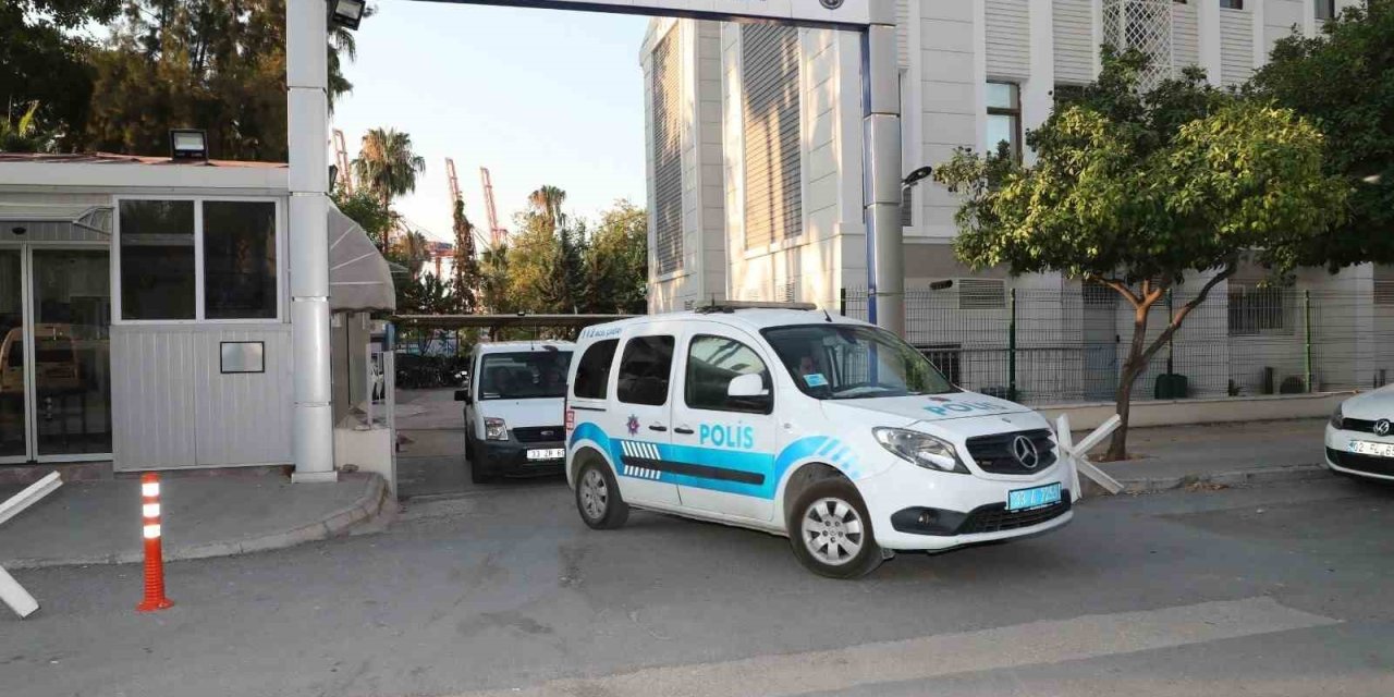 Mersin Merkezli 5 İlde Göçmen Kaçakçılığı Operasyonu: 5 Gözaltı